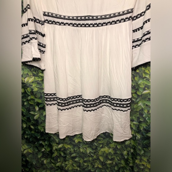 White Dress with Black Trim - Picture 3 of 16